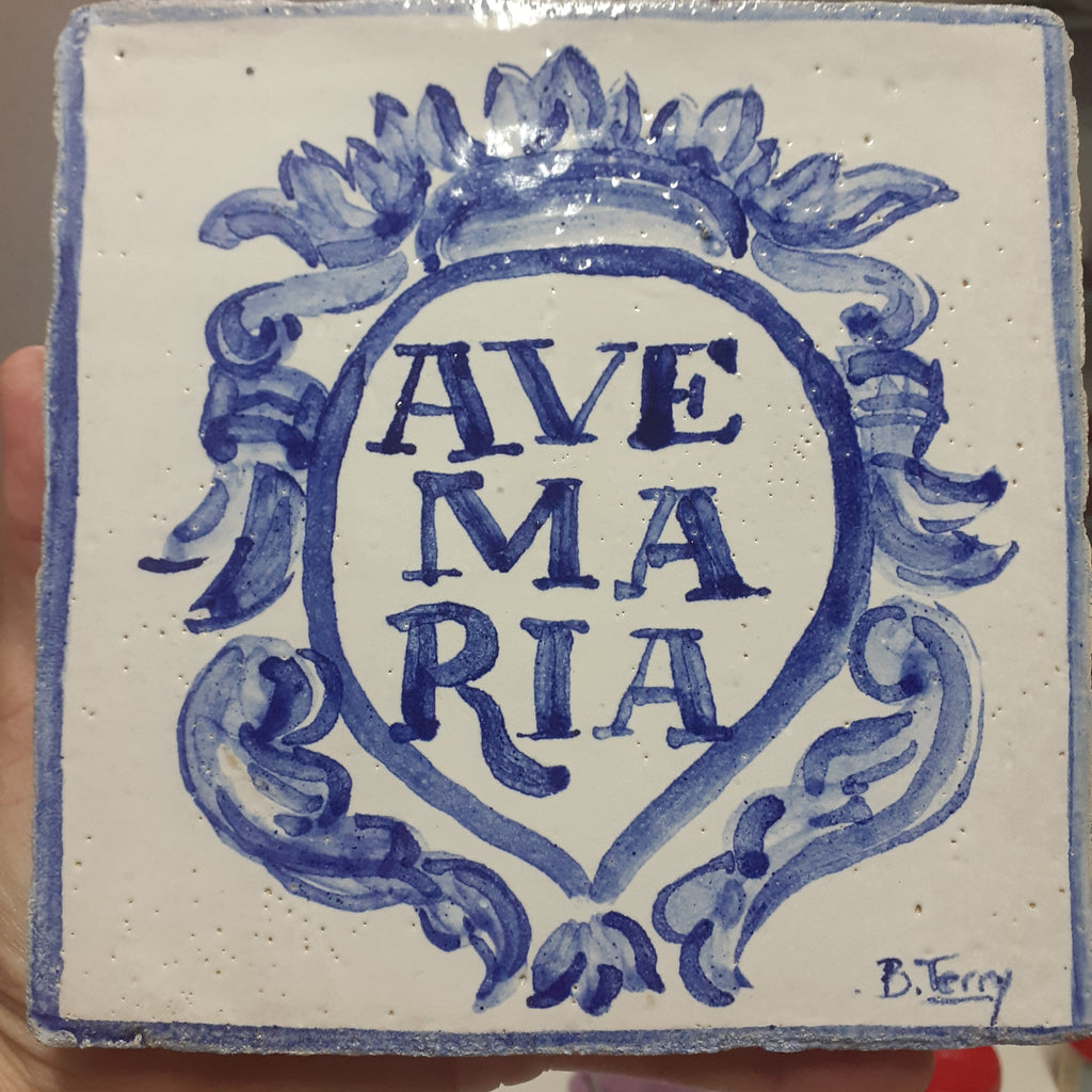 Azulejo escudo Ave María